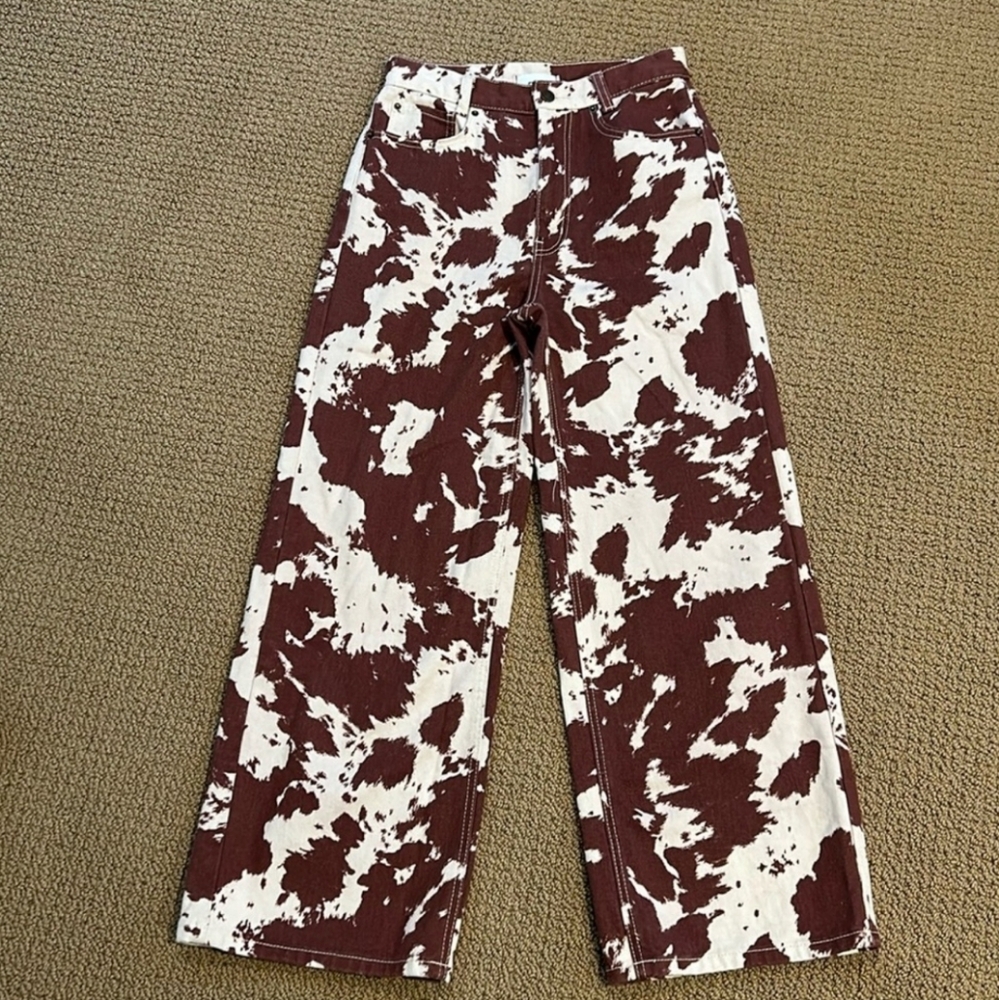 BDG High & Wide Jean Cow Print Jeans Wide Leg size 27